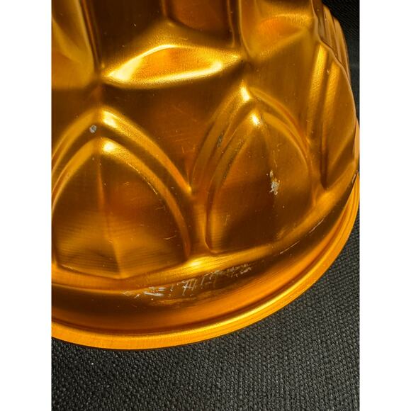 Vintage Tall Turks Head Pudding Mold in Pink Copper Aluminum - Picture 5 of 9